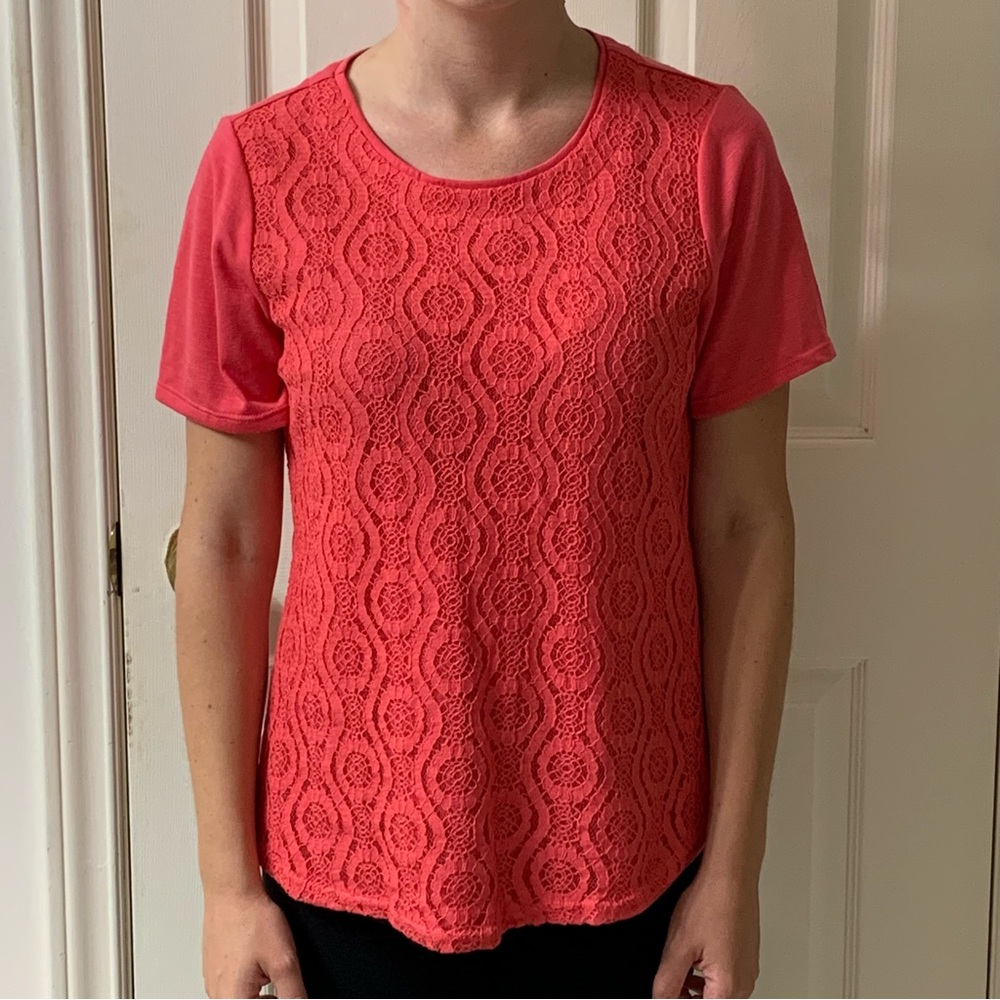 🌷3 for $25🌷Classic Editions, US S, Coral Lace Front Short Sleeved Tee Shirt